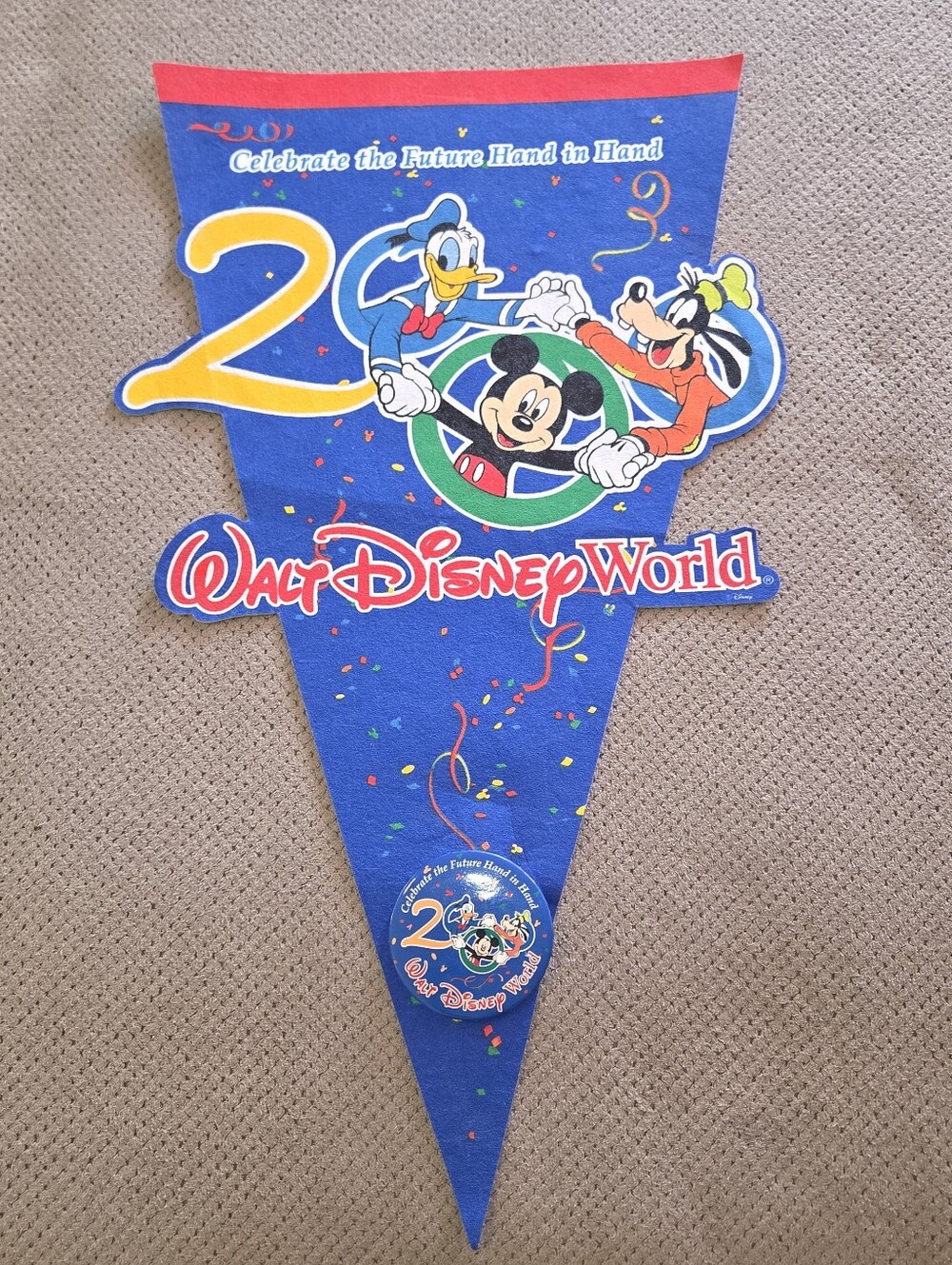 Walt Disney World 2000 Millennium 24" Felt Pennant 3" Big Pin Fun Pack vintage